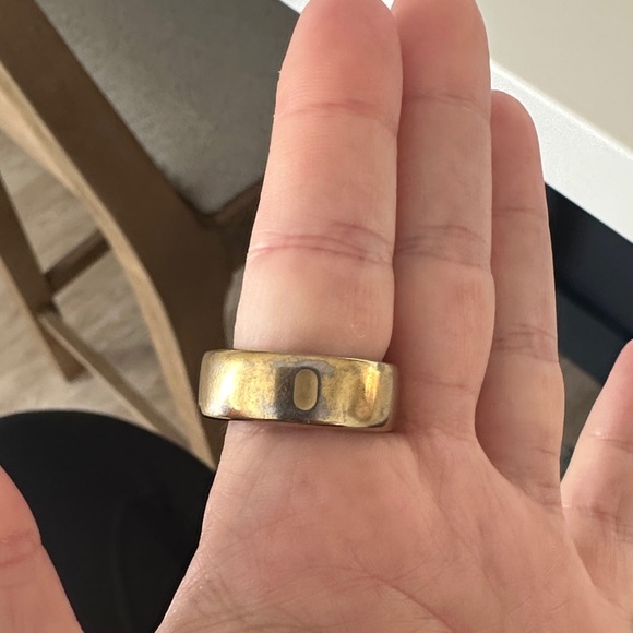 Oura Gold Smart Ring - Picture 2 of 2